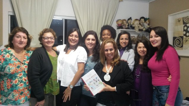 Em setembro 2014 o corpo docente do Curso de Especialização em terapia familiar sistêmica finalizou o módulo de Adoção …